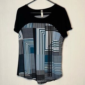 Perseption Concept Women Top Large Short Sleeve Geometric Blouse